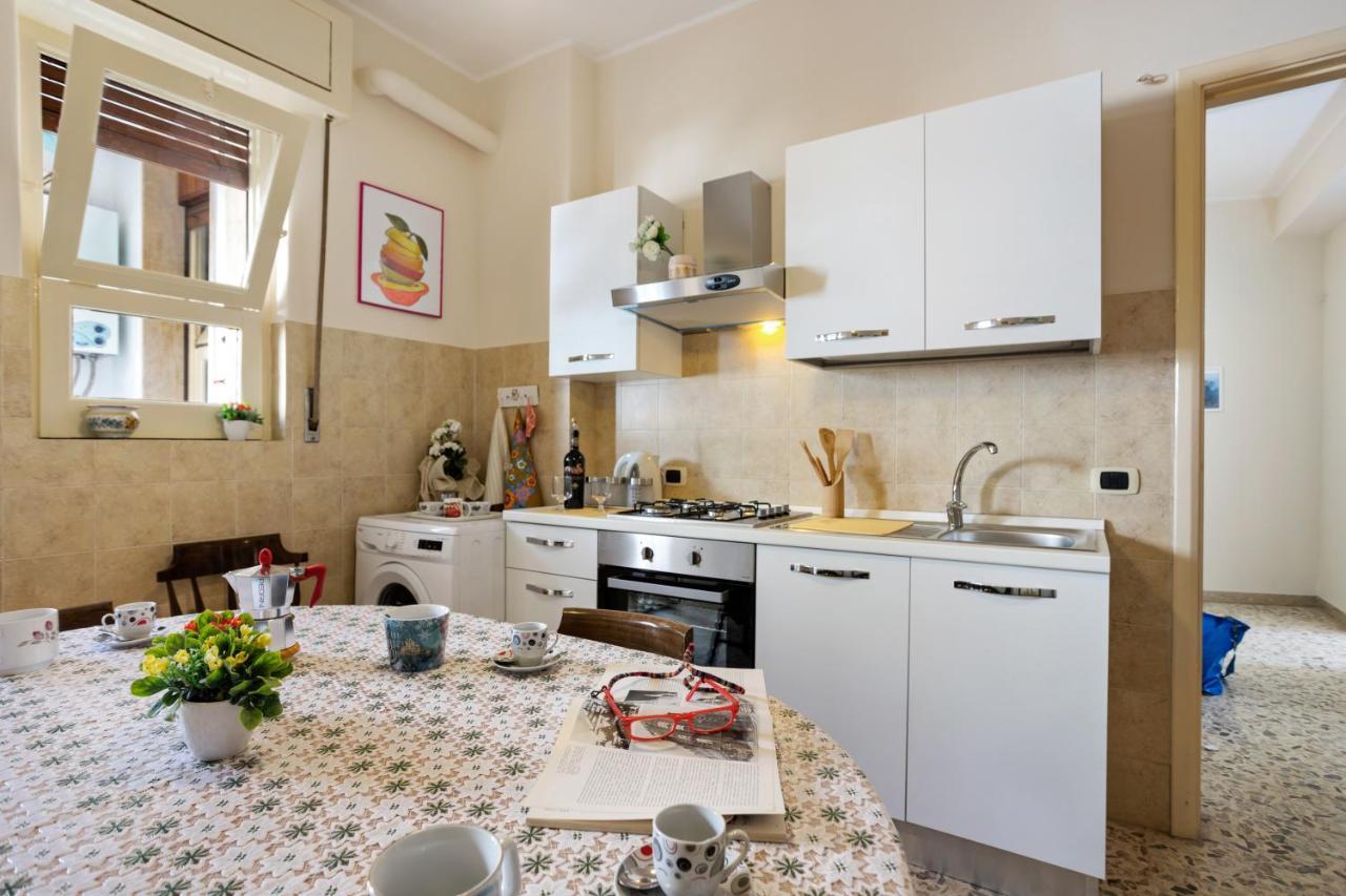 Tra Il Centro E Il Mare Apartment Con Terrazzo アーチ・カステッロ エクステリア 写真